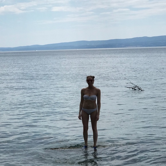 Meet your Posher, Nicole - Picture 6 of 7